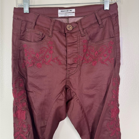 One Teaspoon Burgundy Embroidered Skinny Jeans/Pants *NWT* - Picture 4 of 10